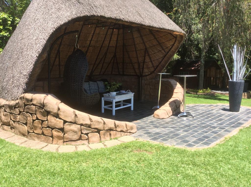Villa Schreiner Guest House Randburg ภายนอก รูปภาพ