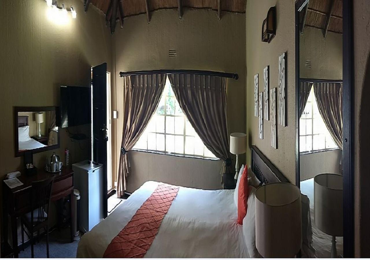 Villa Schreiner Guest House Randburg ภายนอก รูปภาพ