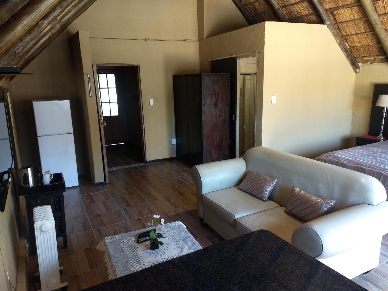 Villa Schreiner Guest House Randburg ภายนอก รูปภาพ