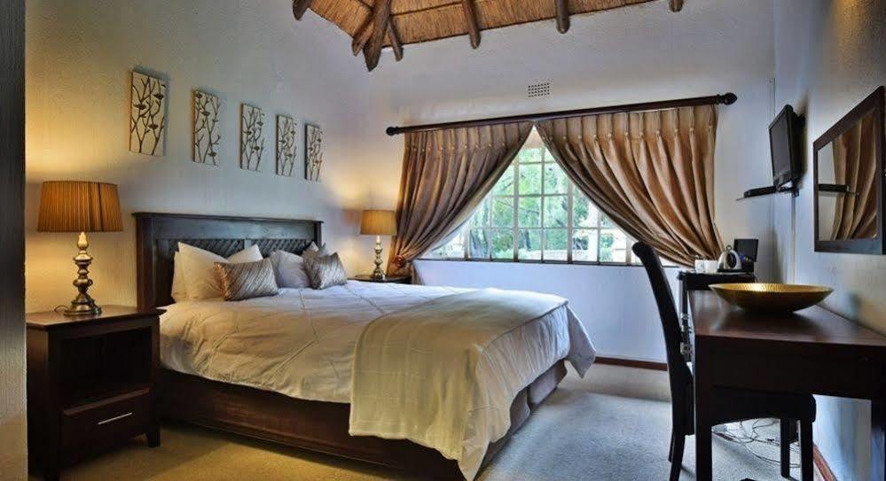 Villa Schreiner Guest House Randburg ภายนอก รูปภาพ