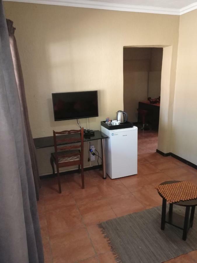 Villa Schreiner Guest House Randburg ภายนอก รูปภาพ